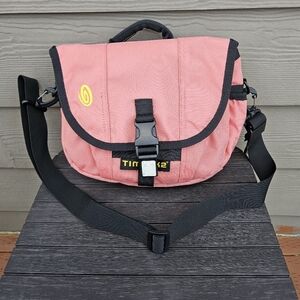 Timbuk2 Click Metro Crossbody Messenger Bag Pink Black Nylon Travel Tote